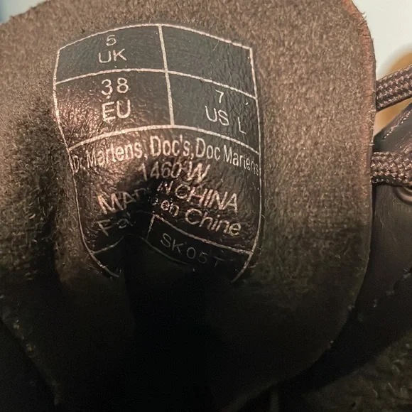 Dr. Martens Women’s 1460 W Black Nappa 8 Eye Boot - Picture 8 of 9